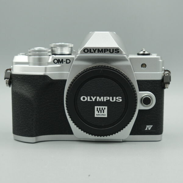 OLYMPUS OMD EM10 MK IV CHROME