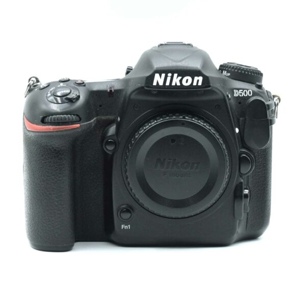 NIKON D500