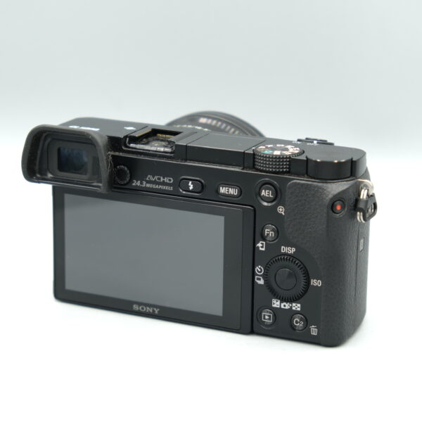 SONY A6000 + 16-50MM – Image 2