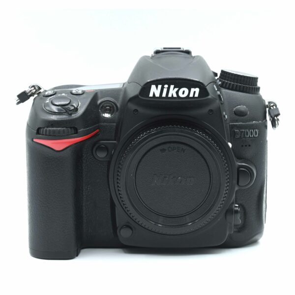 NIKON D7000