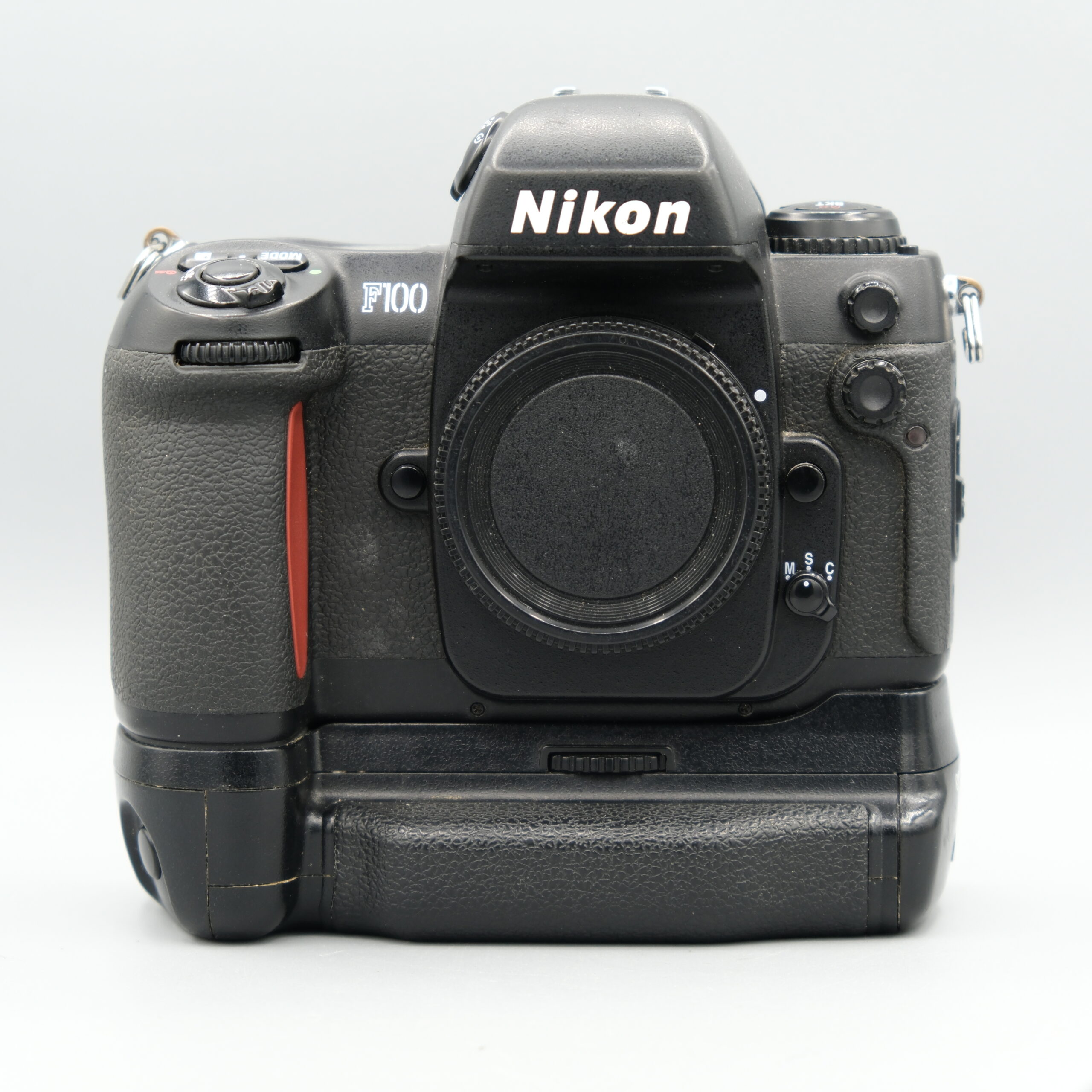 NIKON F100 + MB15