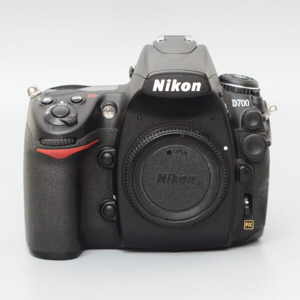 NIKON D700