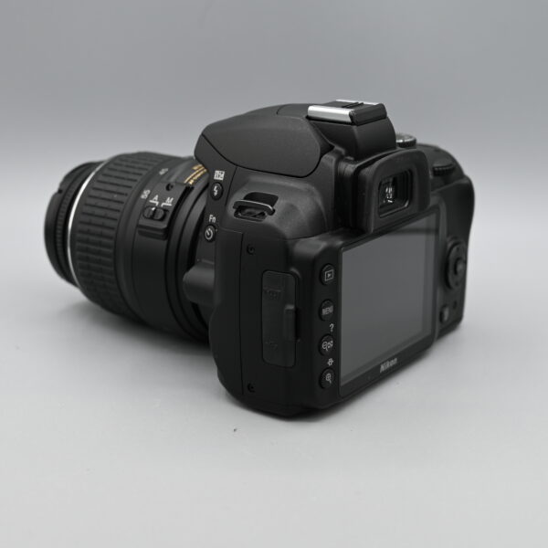 NIKON D3000 + 18-55 + 55-200 – Image 4