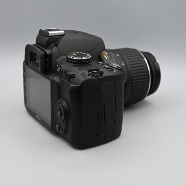 NIKON D3000 + 18-55 + 55-200 – Image 6