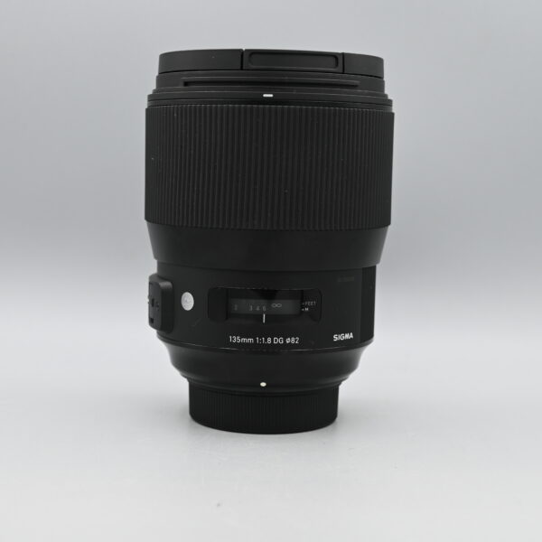 SIGMA 135MM F1.8 F