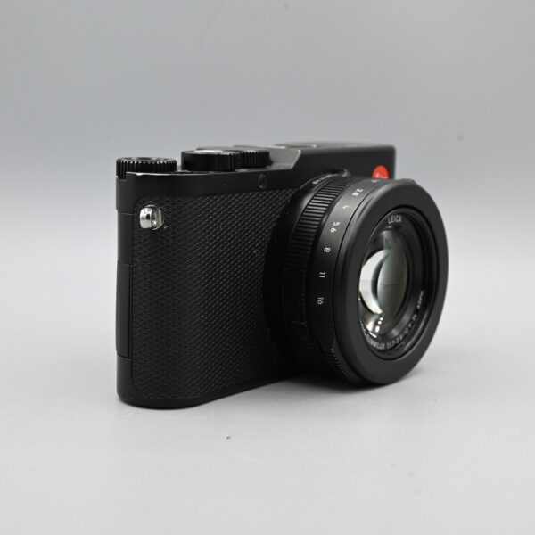 LEICA D-LUX 8 – Image 5