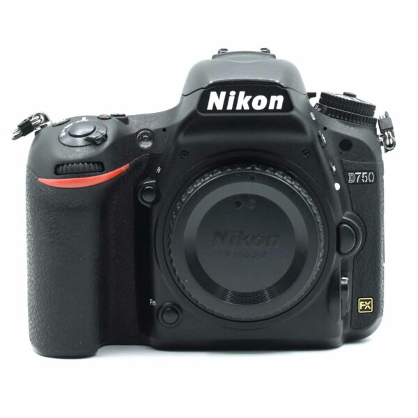 NIKON D750