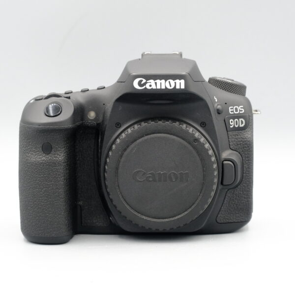CANON 90D