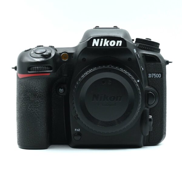 NIKON D7500