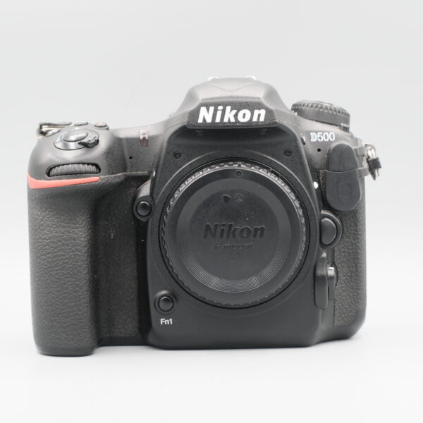 NIKON D500