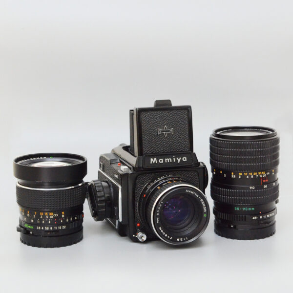 MAMIYA M645 + 45mm f/2,8 + 80mm f/2,8 + 55-110mm f/4,5