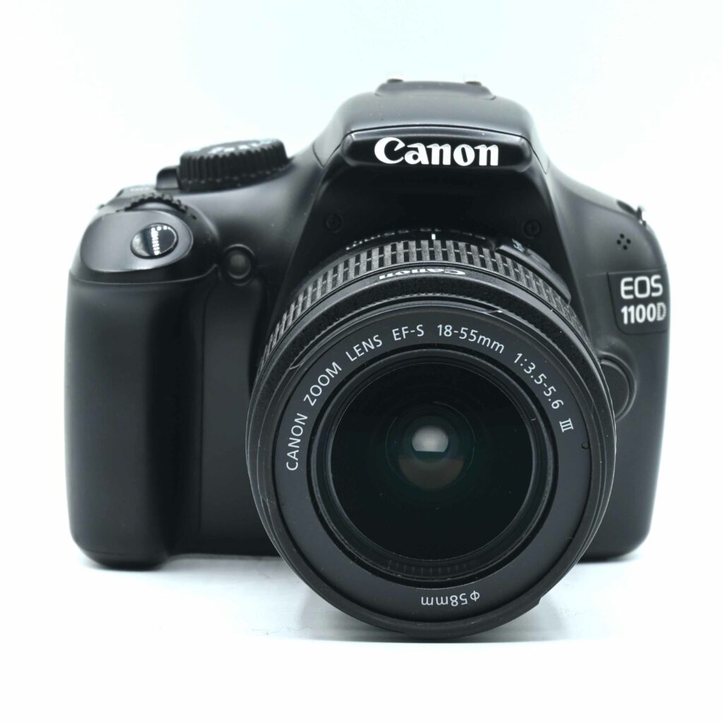 CANON EOS 1100D + EFS 18-55/3.5-5.6 III