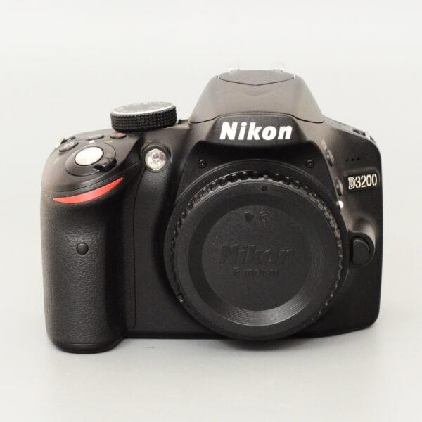 NIKON D3200